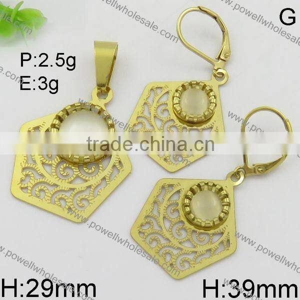 Good quality classic style 18k gold filled jewelry set with creamy-white stone