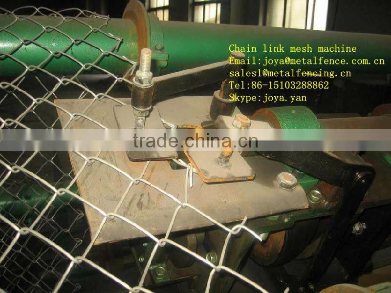 Y arm barbed wire chain link security fence