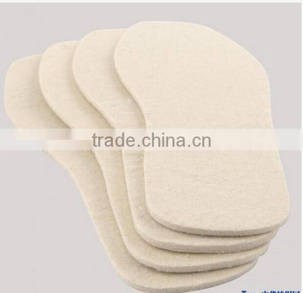 Comfortable and cold proof sheep wool felt insoles