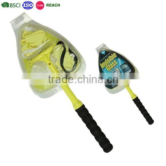 spray car dusters on road