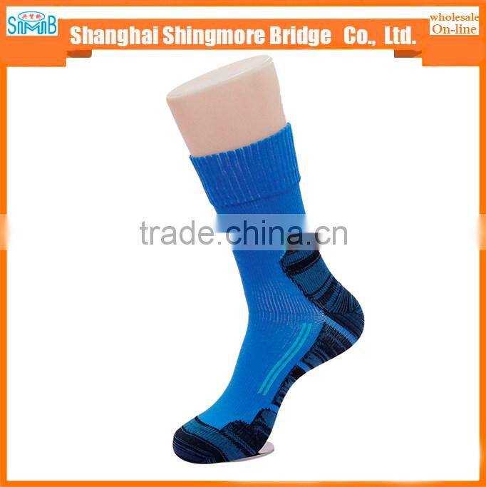 new design high quality waterproof long sport socks with good breathability