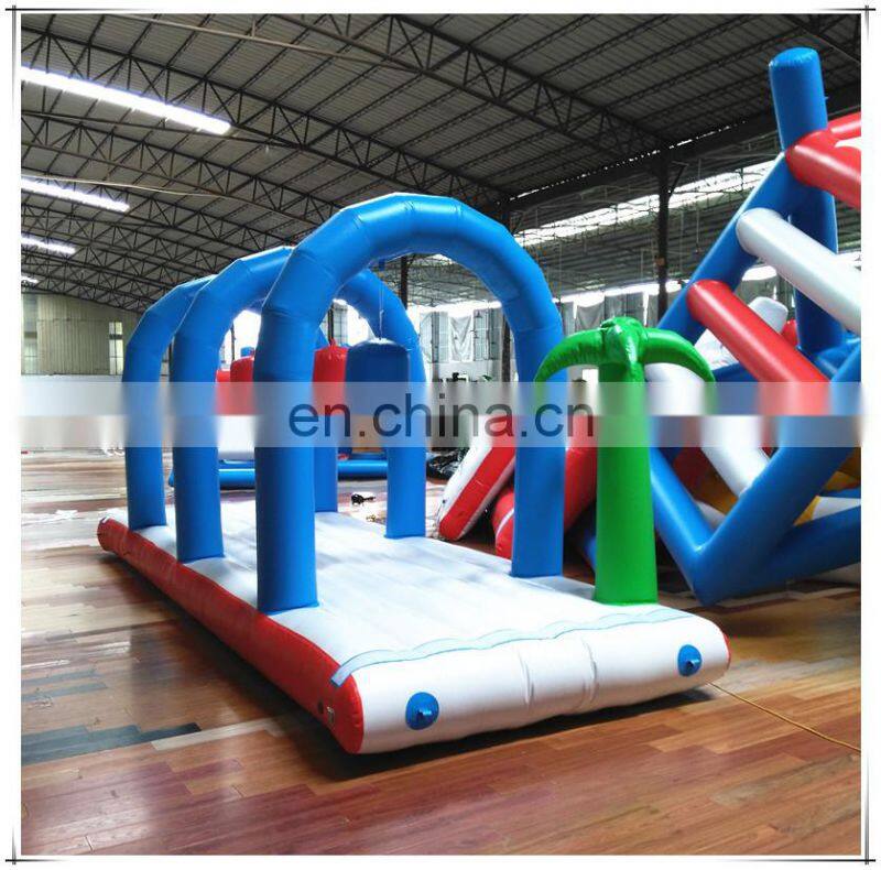 Aqua Park Equipment Aquapark 40m * 35m Plato 0.9mm PVC Inflatable Floating Water Park
