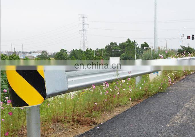 Highway Guardrail Fence Crash Barrier Guard rail for Road construction roadway safety w beam steel crash barrier Hot dipped galv