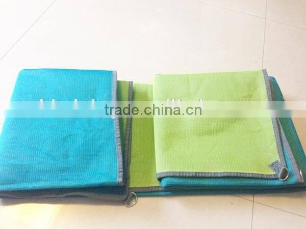 Folding picnic mat