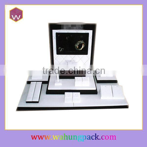 Wooden display for jewel sets, rings, earrings, bracelet