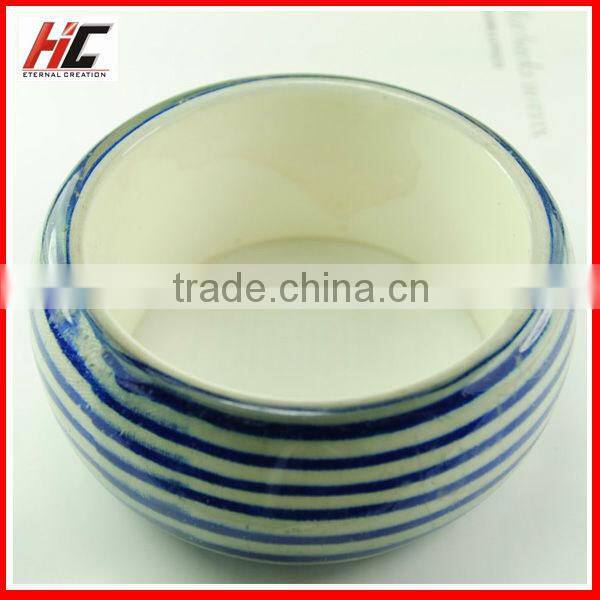 Best Promotion Gift Fashion New Design Polyester Resin Bangle