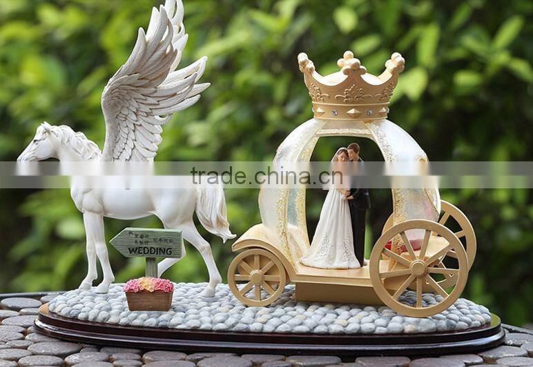Funny couple wedding polyresin gift