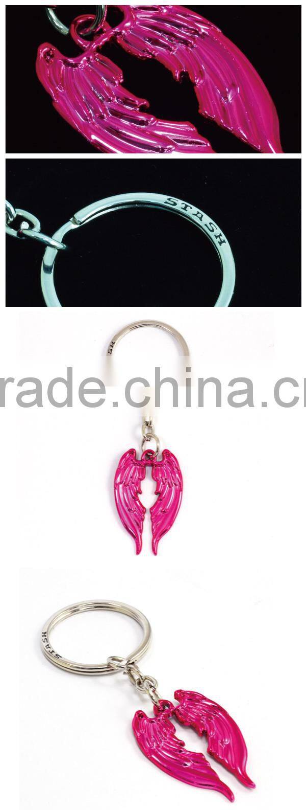 Hot sales zinc alloy custom angel shaped wings keychain
