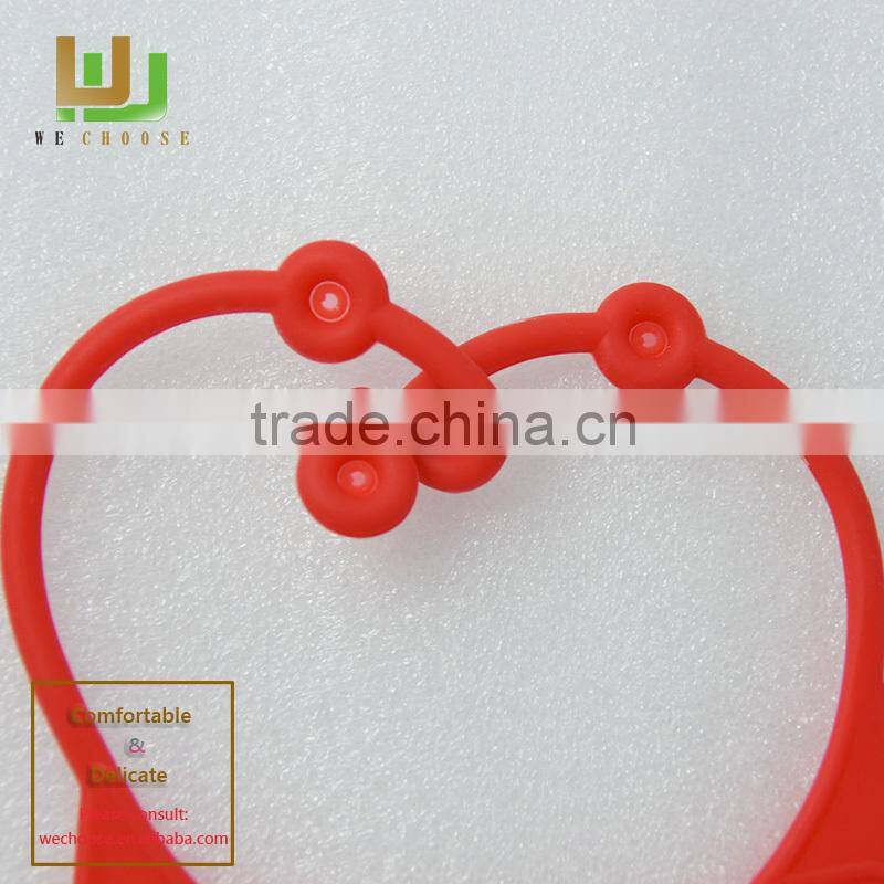 2016 Safe Easy Clean baby silicone bibs eco-friendly soft silicone adult baby bibs