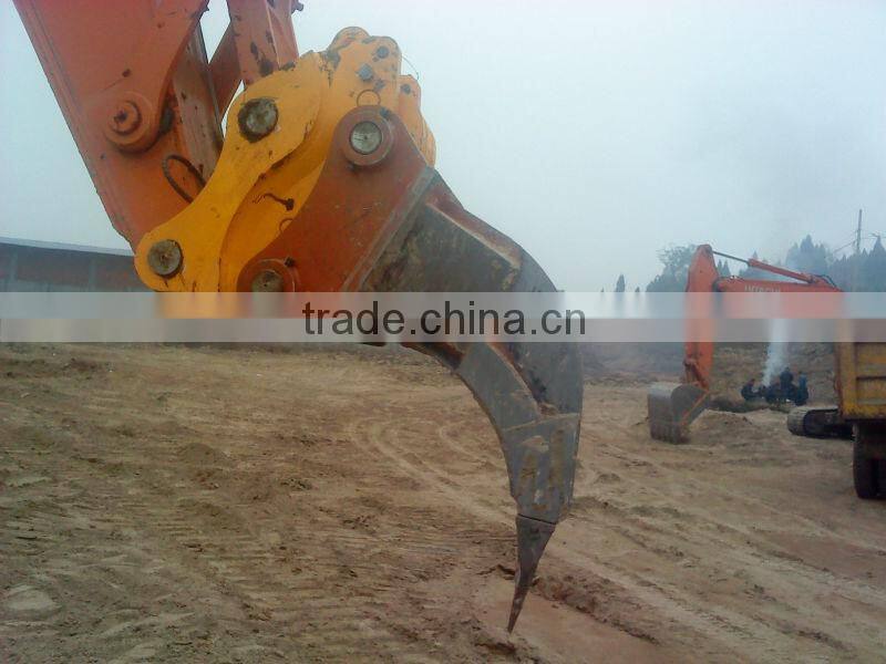 Quick hitch coupler for 18-25 ton excavator PC200