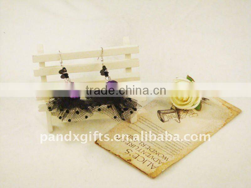 Top party girls earring with WITCH HANDS and lace