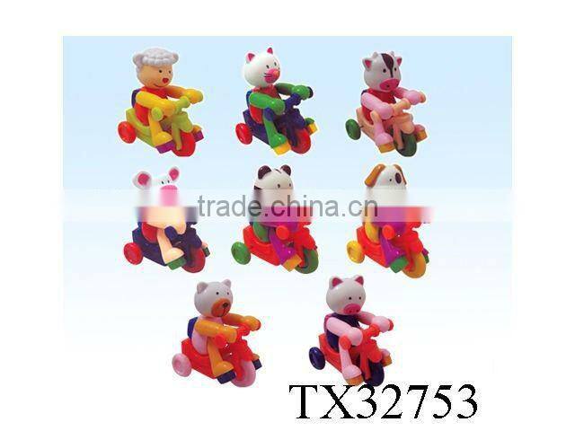 FUNNY WIND UP TRAIN, WALKING TRAIN