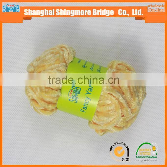 China supplier of novelty yarn hot wholesale 2016 new fashion chenille yarn for knitting scarf