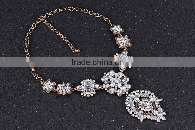 Latest Design Flower Shape China Factory Wholesale crysal diamond stone Jewelry Pearl Necklace