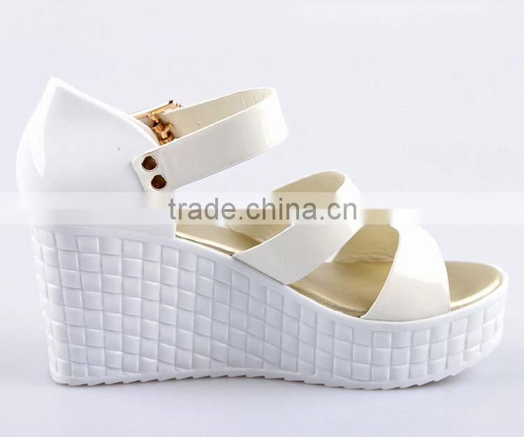 Newest design 2016 summer pvc upper jelly sandals dress shoes orange sandals from Chictrend melissa sandals