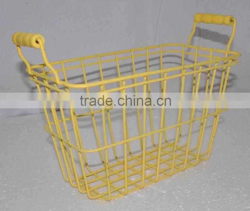 Kitchen wire mesh storage basket with wooden handle