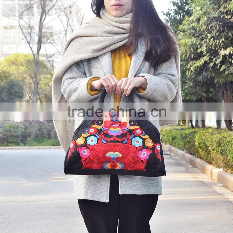 Famous Designer Handbag Canvas Women Red Shell Tote Bag with embroidery