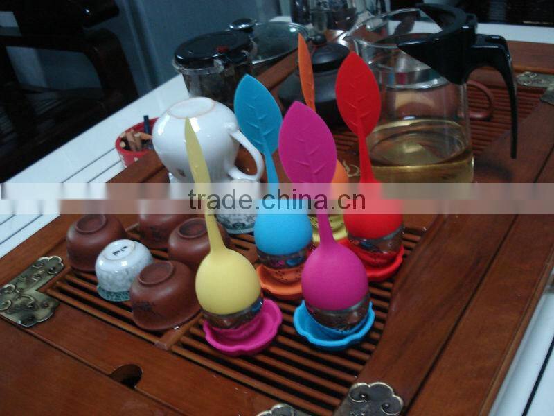 hot sale leaf shape silicone tea infuser with PET box