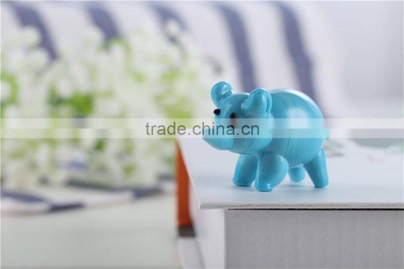 Colored glass pig handicrafts for household decoration or gifts