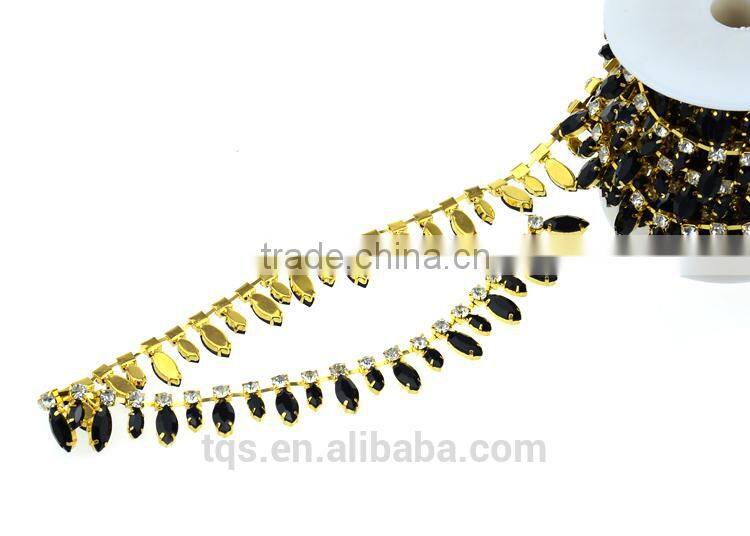 New Design Black Acryl Rhinestone Cup Chain