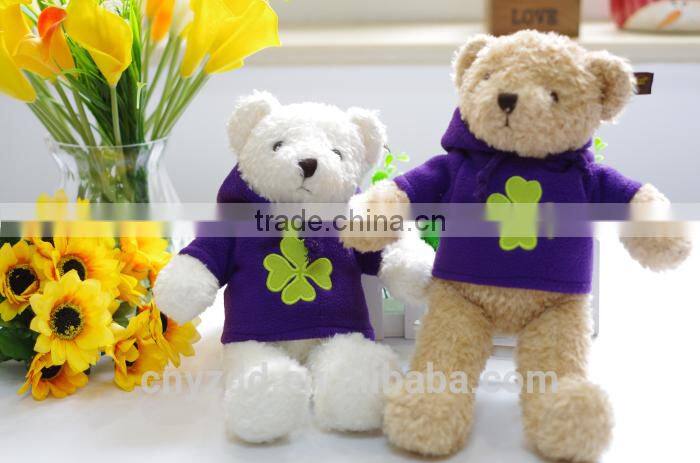 Plush Toy Bear Wearing Purple Hoodie/Luck Soft Gift Toy Bear with Hoodie Printing Clover/Stuffed Toy Bear in Clothes