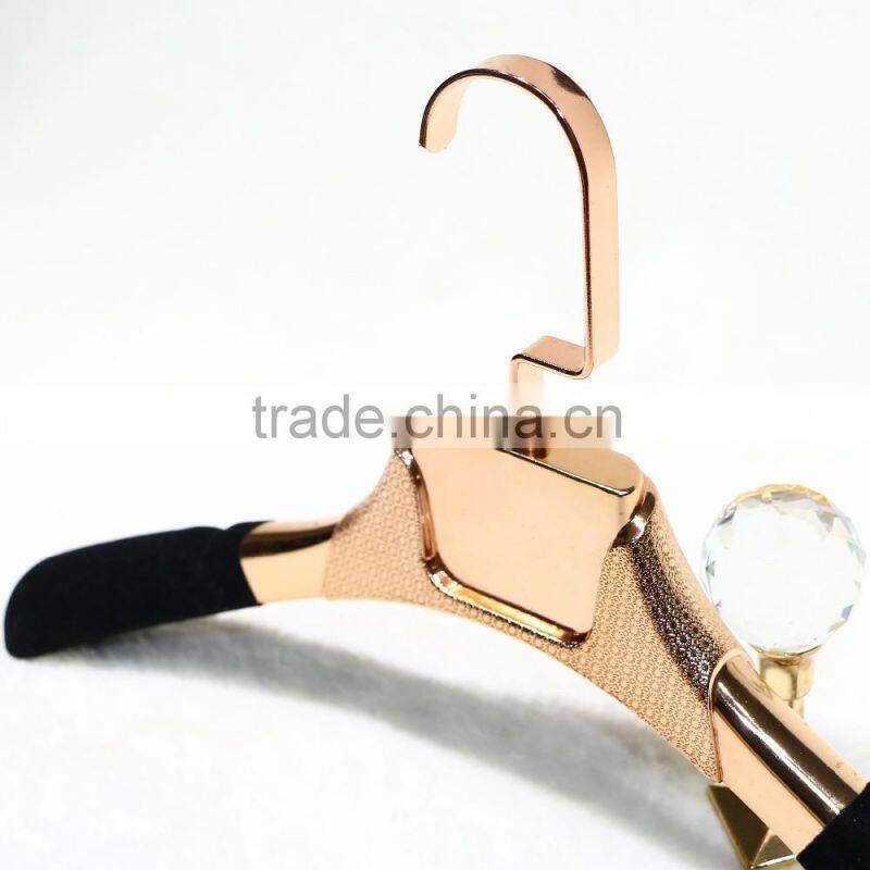 High end velvet covered shoulder plastic hanger for whole sale