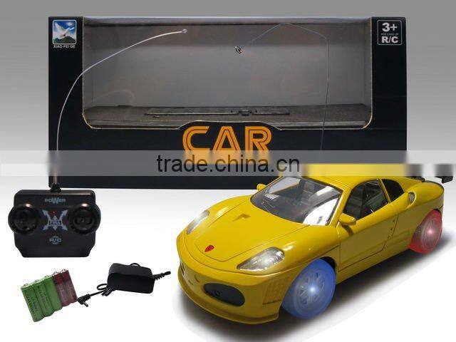 1:16 4CH R/C CAR WITH LIGHT BATTERY INCLUDED