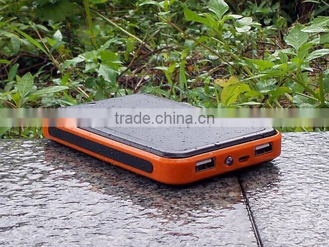 2015 hotly selling 10000mah waterproof mobile phone solar charger for Iphone Samsung Cell phone