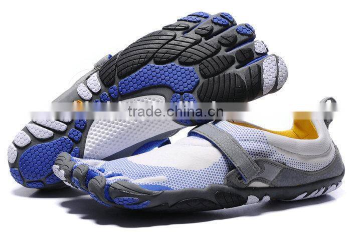 2015 climbing boot shoes for men shoes sport hiking finger shoes