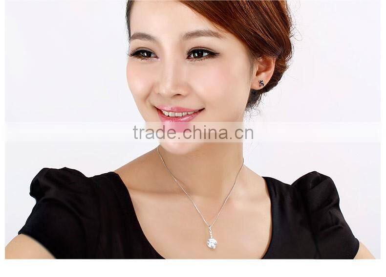 OUXI 2015 Factory direct price unique fashion flower earrings Made With Crystal