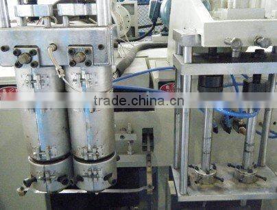 Extrusion blow molding machine