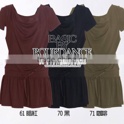 Lady blouse with front pinches and drawstring