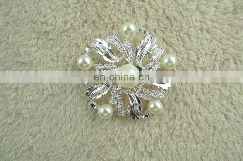 2015 pearl flower Brooches with pin for Women Accessories