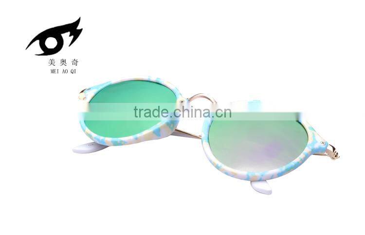 New product fashionable girls sun glasses wholesale from factory