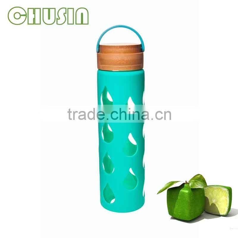 borosilicate glass water bottle with silicone sleeve and fruit infuser 100% food grade