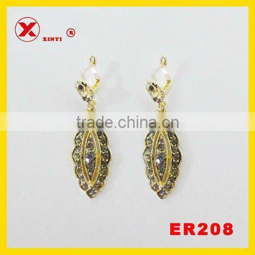 fancy design gold leaf retro earring