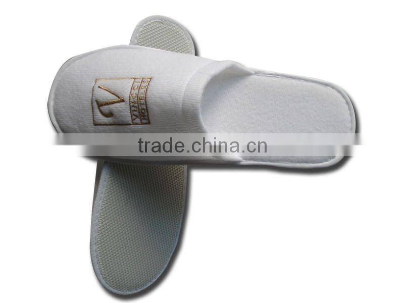 poly terry disposable closed toe hotel slipper