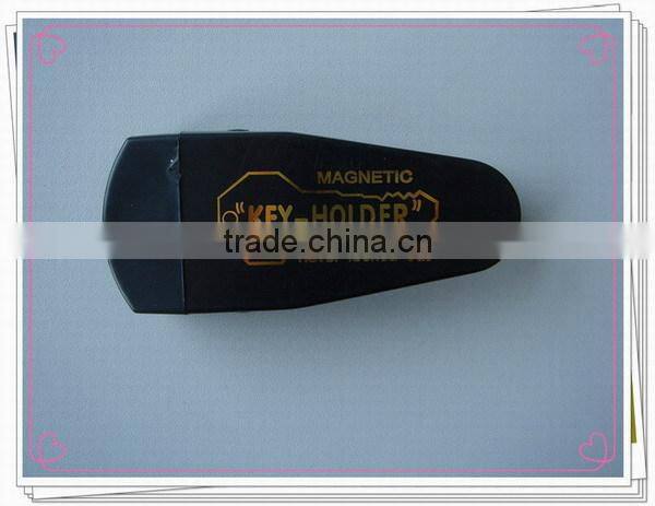 Extra large magnetic key case