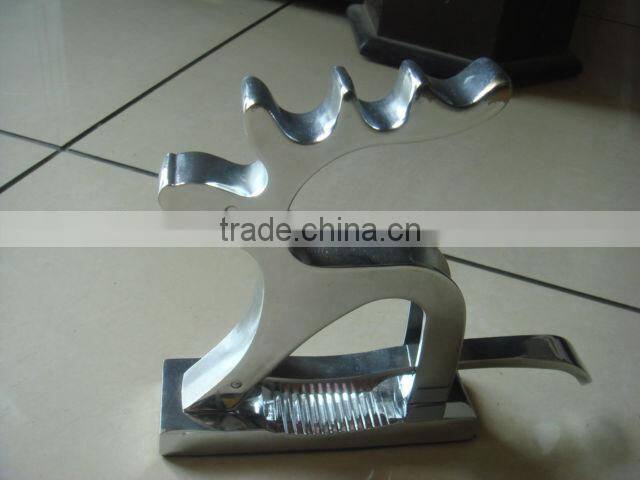 Zinc alloy cut deer shaped manual nut cracker