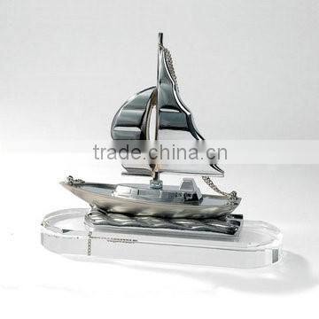 Glass factory crystal horse head with black base for horse race