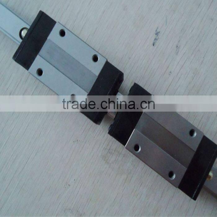 Linear slide bearing with linear bearing block