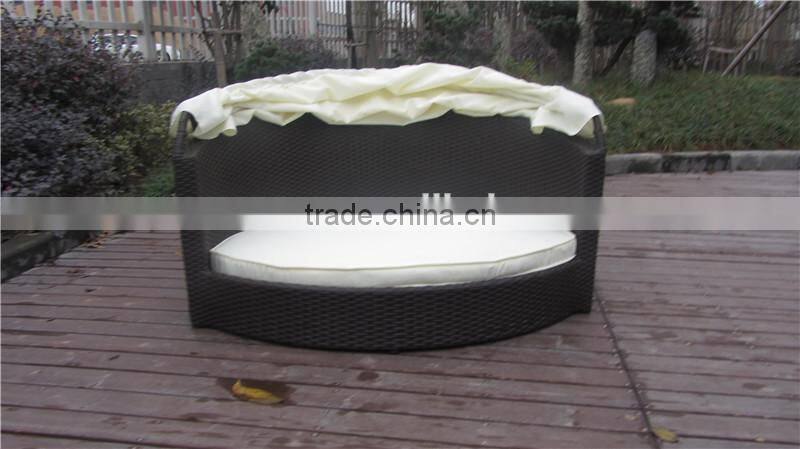 Leisure Poly Dog Bed Rattan Pet Bed With Canopy