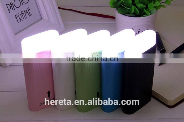 Portable 3USB output power bank with fluorescent lamp