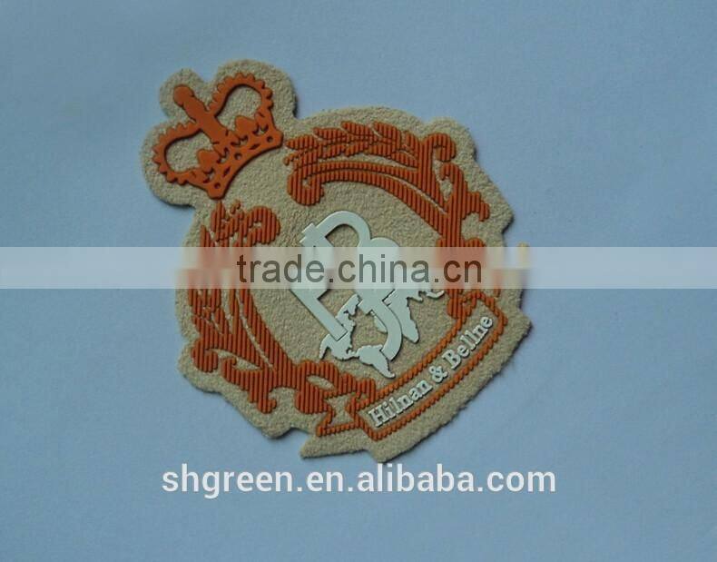 Microfibre basis raised rubber animal foot logo patch