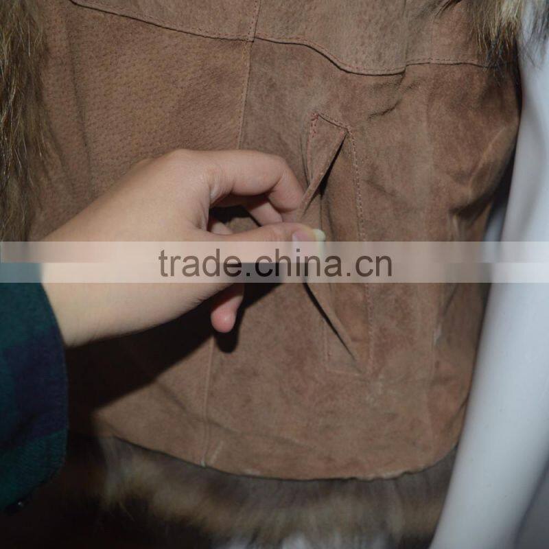 SJ185-01 Europe Design Pig Suede Camel Vest with Raccoon