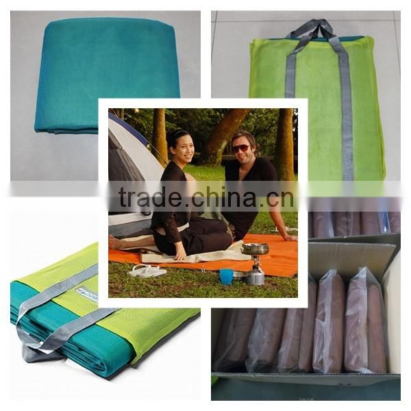 Folding picnic mat