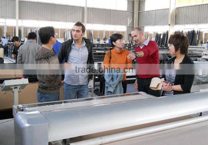 Women Ombre Floral Print Athletic Pullover with Curved Hemline