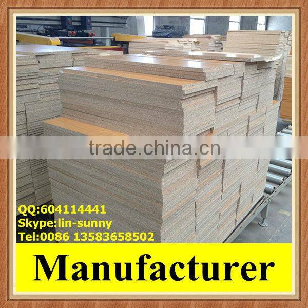 Woodgrain melamine faced chipboard