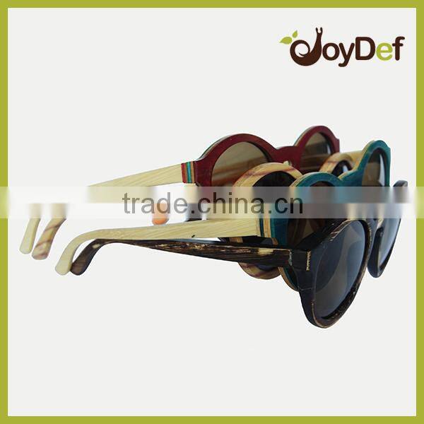 The metal frame with colorful mirror lens sunglasses
