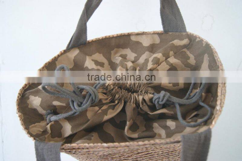 stock wheat straw handbag with Retractable seal